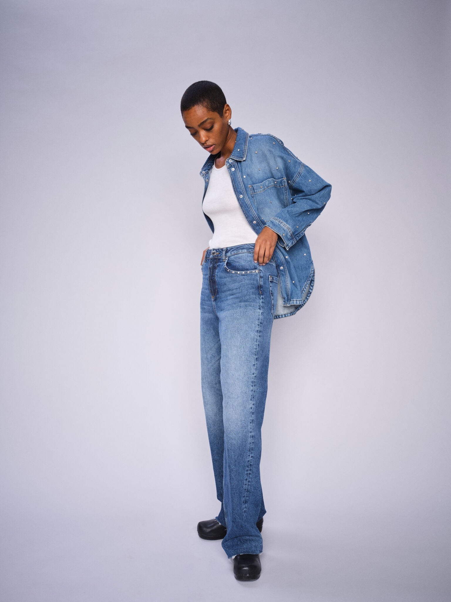 Modelshot / Mid Blue / Detail